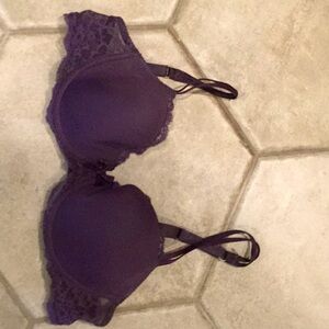 Women’s EUC Chantelle Bra in Size 38B